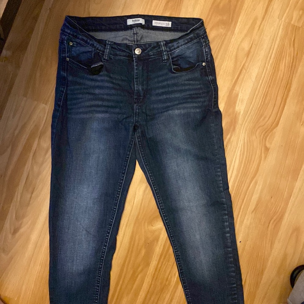 Women’s Kensie mid-rise jeans-size 8/29